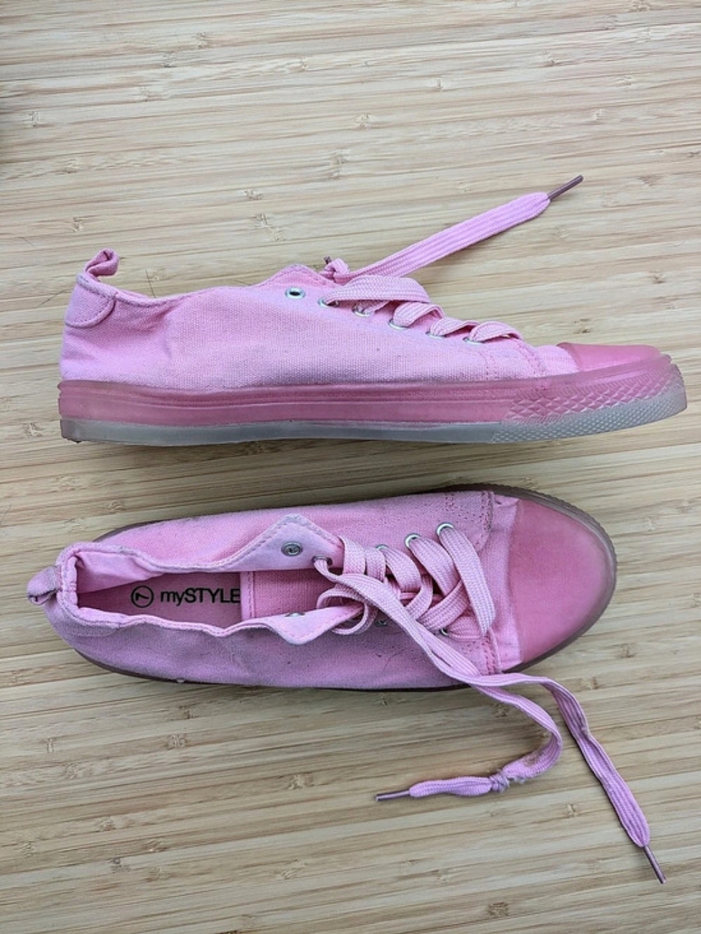 W7 mySTYLE Pink Sneakers With Jelly Soles